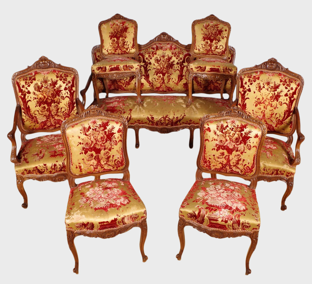 Regency Carved Walnut Living Room, Sofa, 2 Armchairs and 4 Chairs, circa 1900