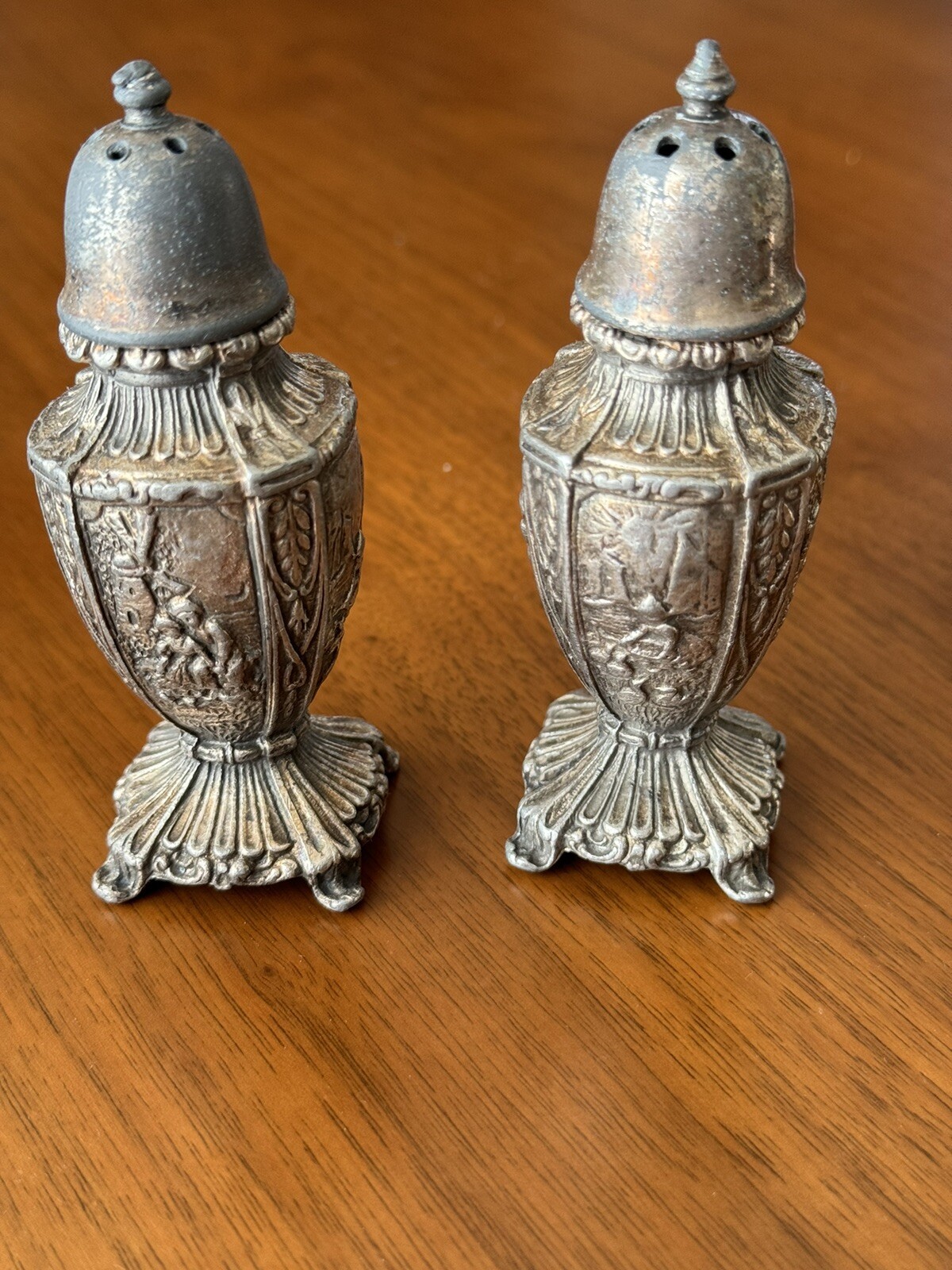 W.B. Mfg Co. (Weidlich Bros) Silver Plate Salt & Pepper Shakers 2312