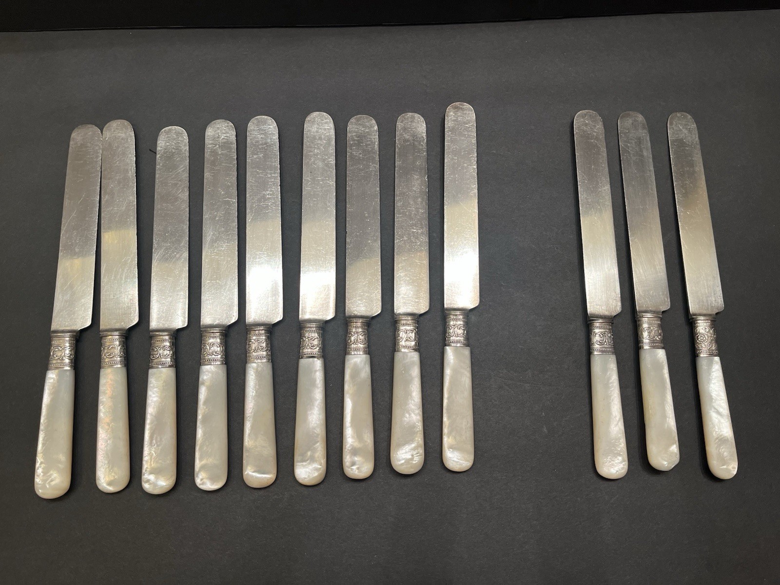 Landers Frary & Clark Aetna Works Dinner Knives with Mother of Pearl Handles 9″