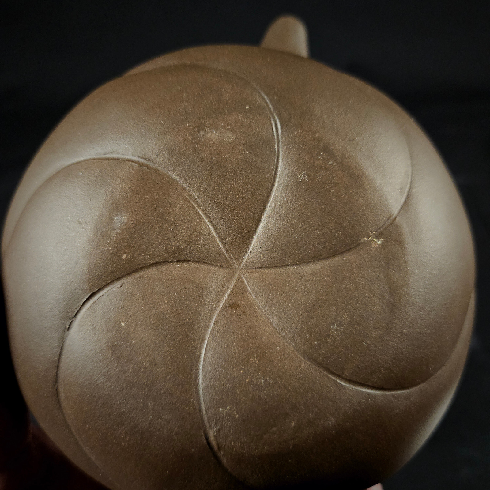 YIXING STONEWARE ‘DRAGON AND CARP’ TEAPOT, BY WANG YUYING, REPUBLIC PERIOD
