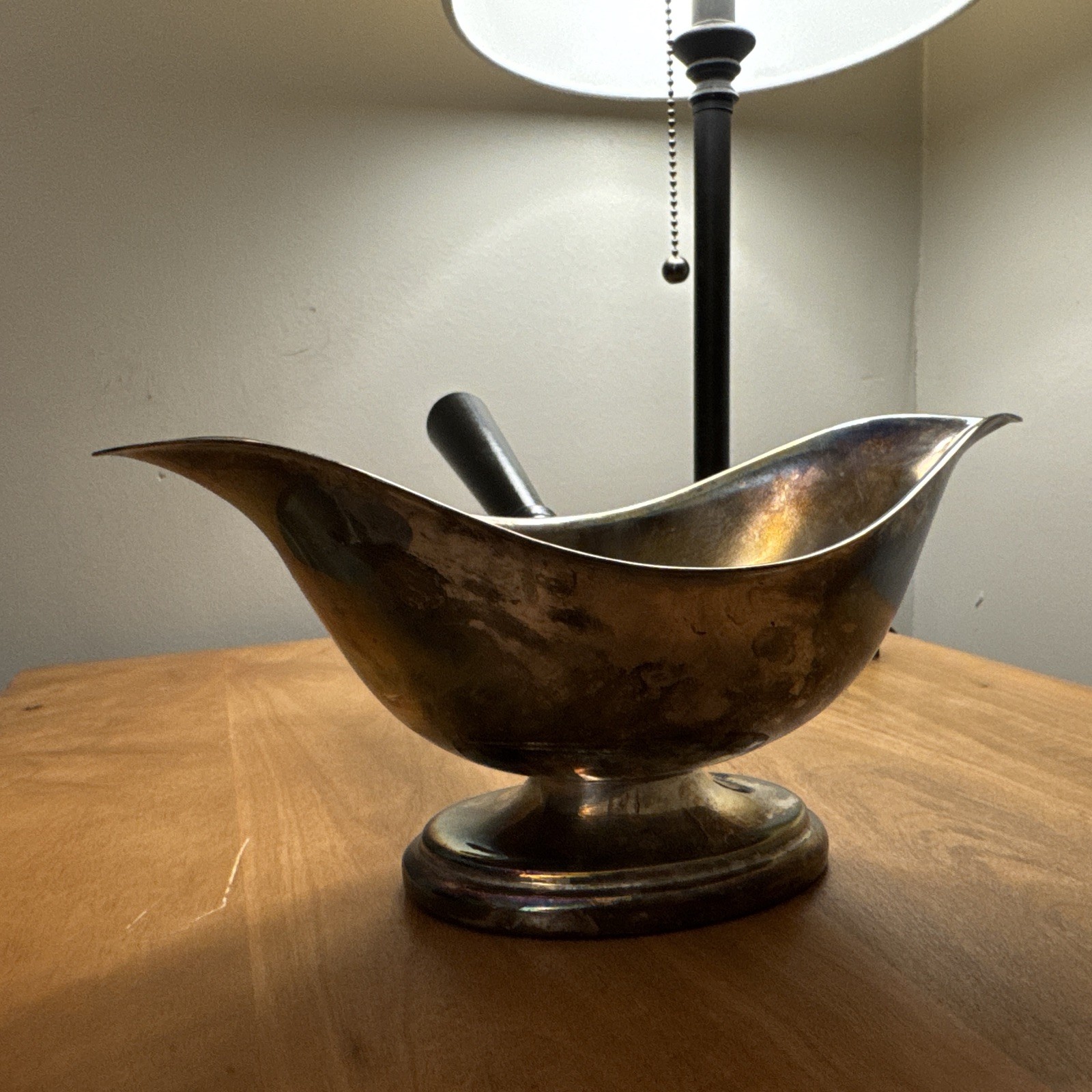 The Sheffield Silver Co Gravy Sauce Boat Wood Handle USA Footed 8×4 Model 26