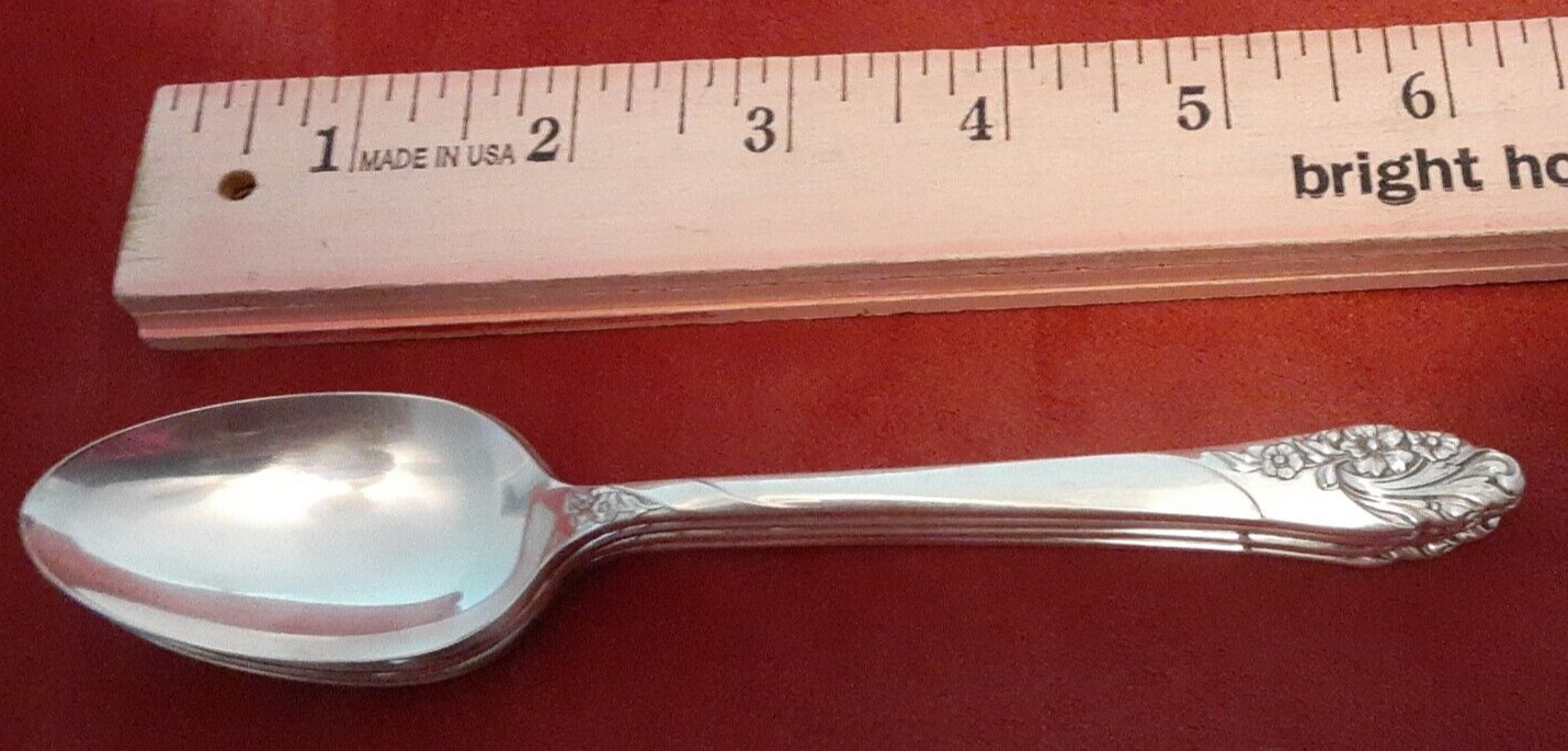 Oneida Community silverplate Evening Star 1950 4 teaspoons 6 1/8″ NM polished