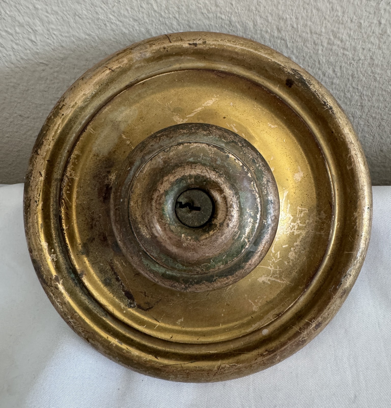 VINTAGE BRASS DOOR KNOB 8″ DIAMETER