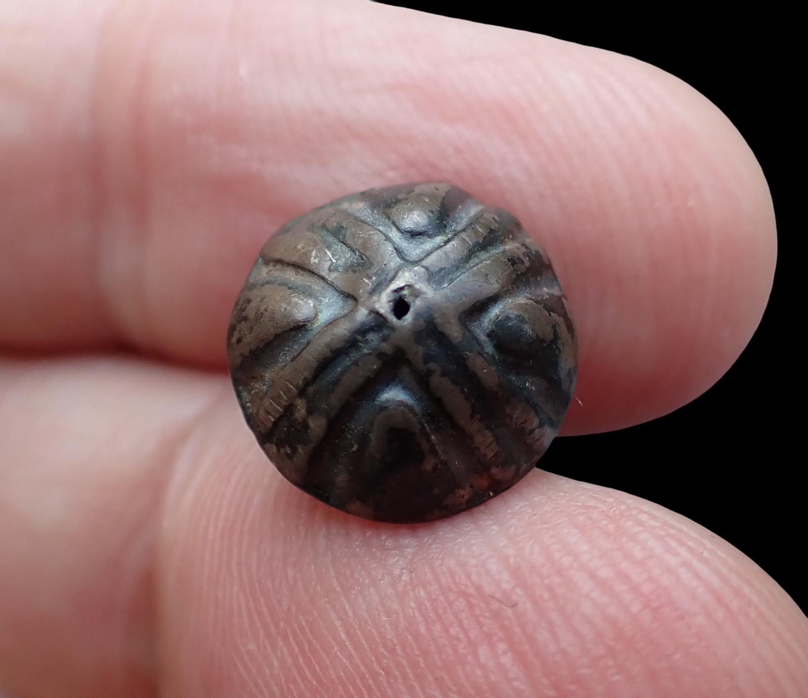 A beautiful and perfect Post Medieval silver button from the 17th. century.
