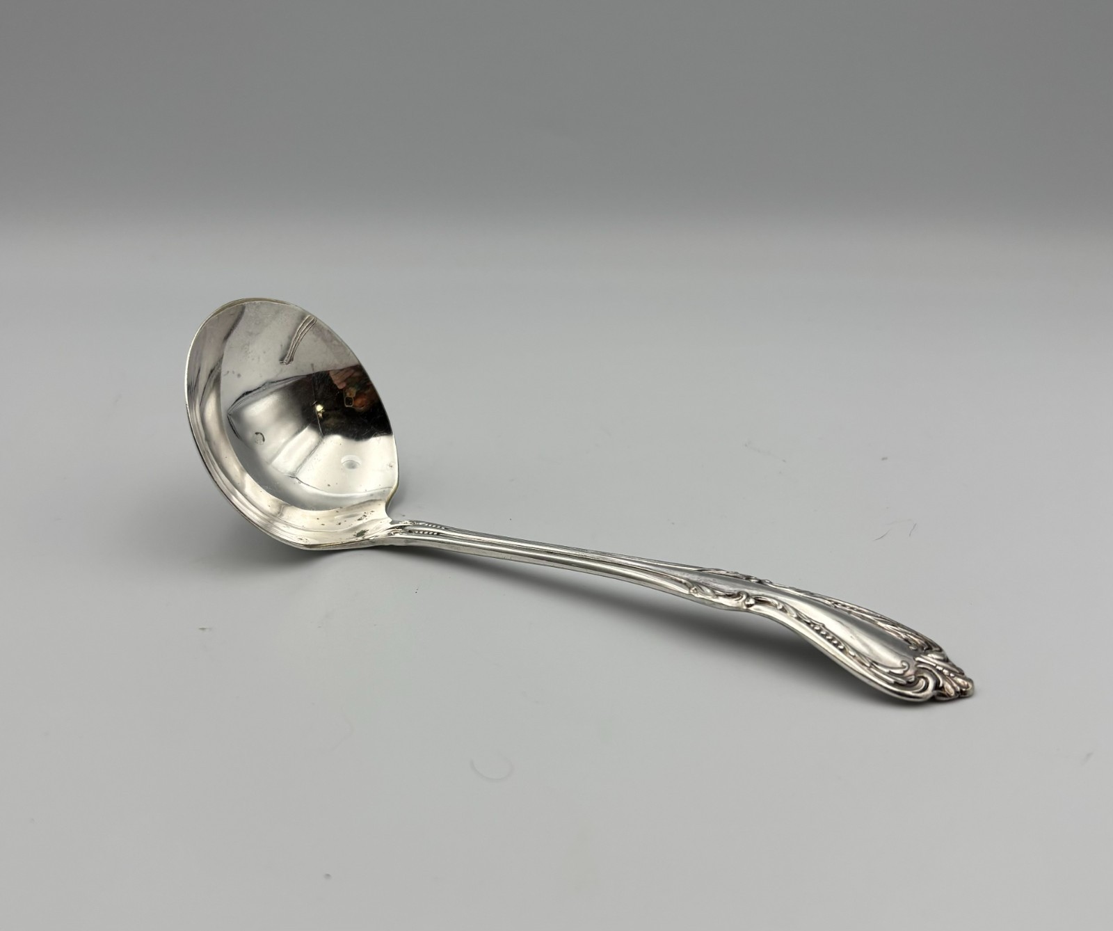 Vintage Wm A Rogers Oneida Silverplate Gravy Sauce Ladle Serving Spoon 6.5″