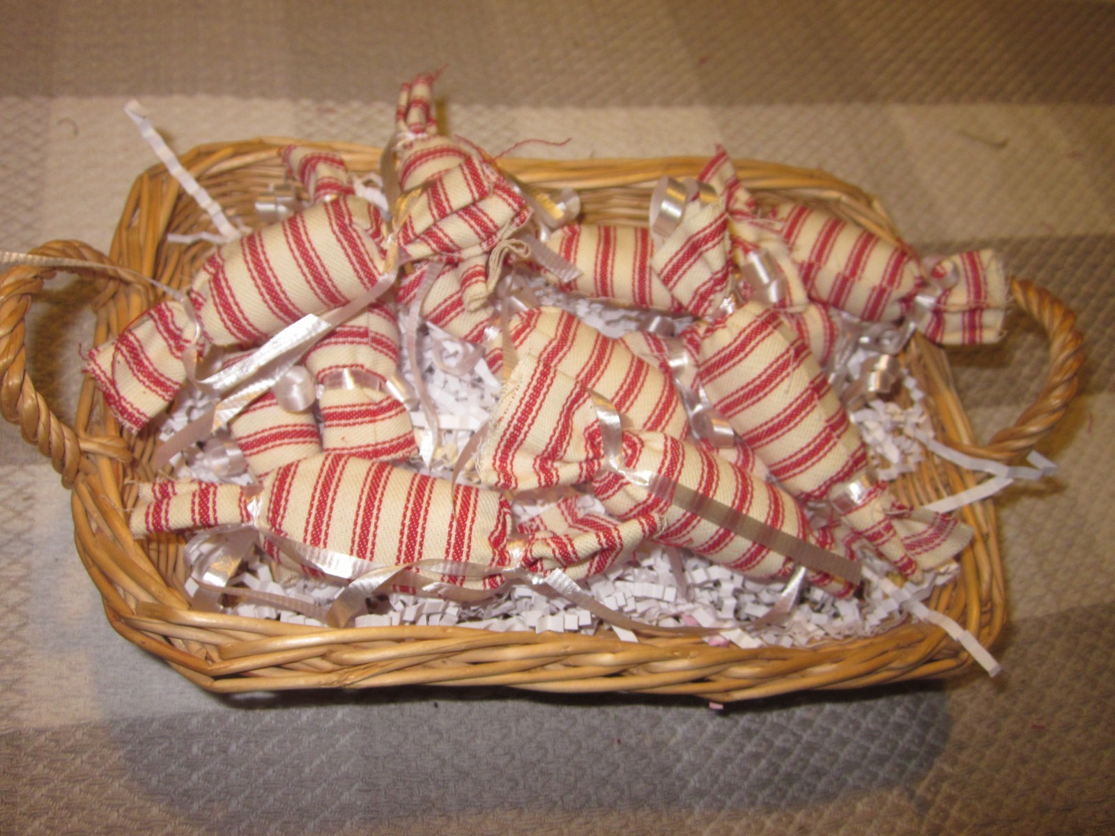 PRIMITIVE HOLIDAY SET OF 12 RED/WHITE STRIPED CANDY/KISSES BOWL FILLERS