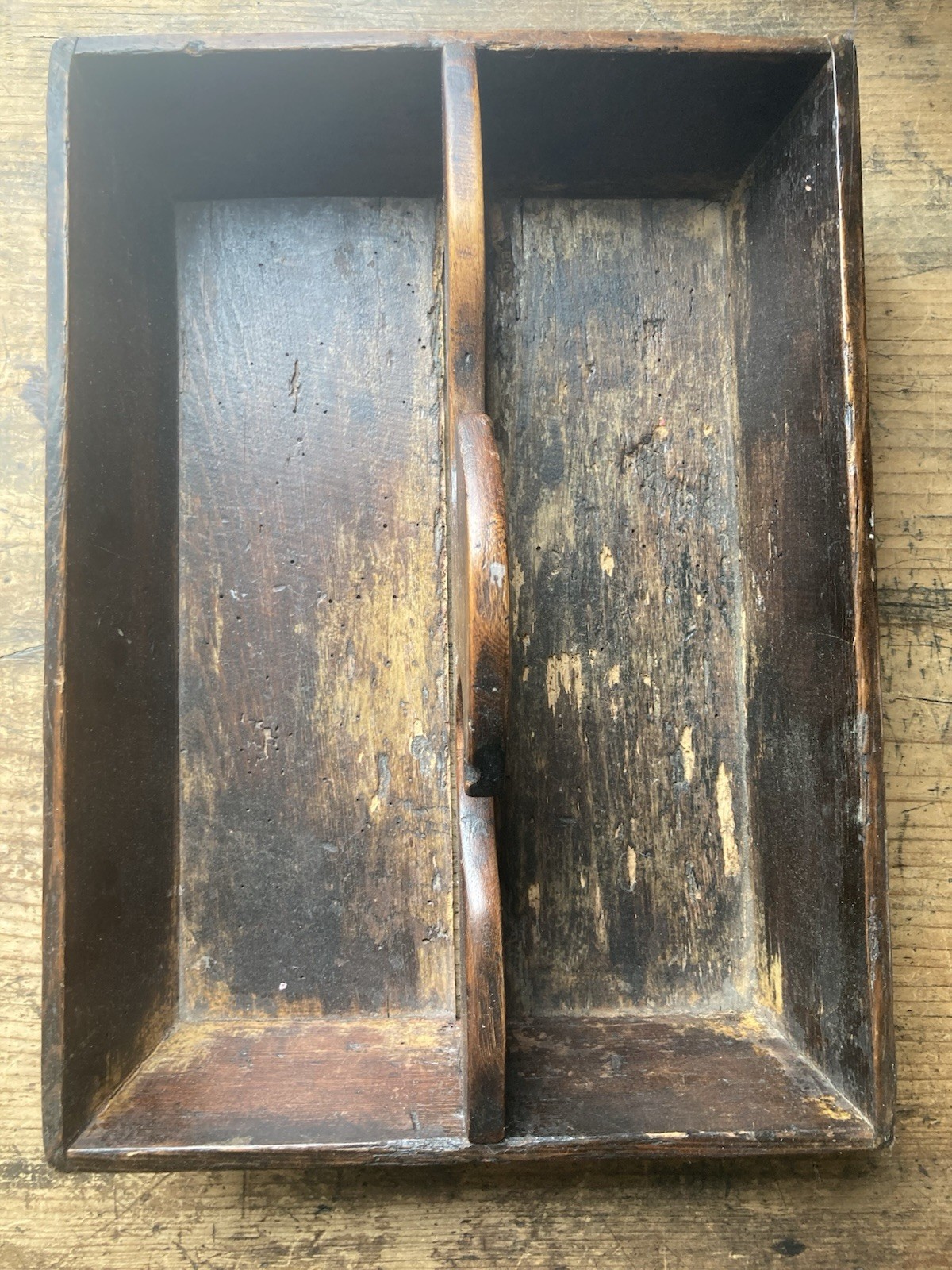Fish Tail! Antique Primitive CANTED SIDE WOODEN CUTLERY TRAY in dark stain