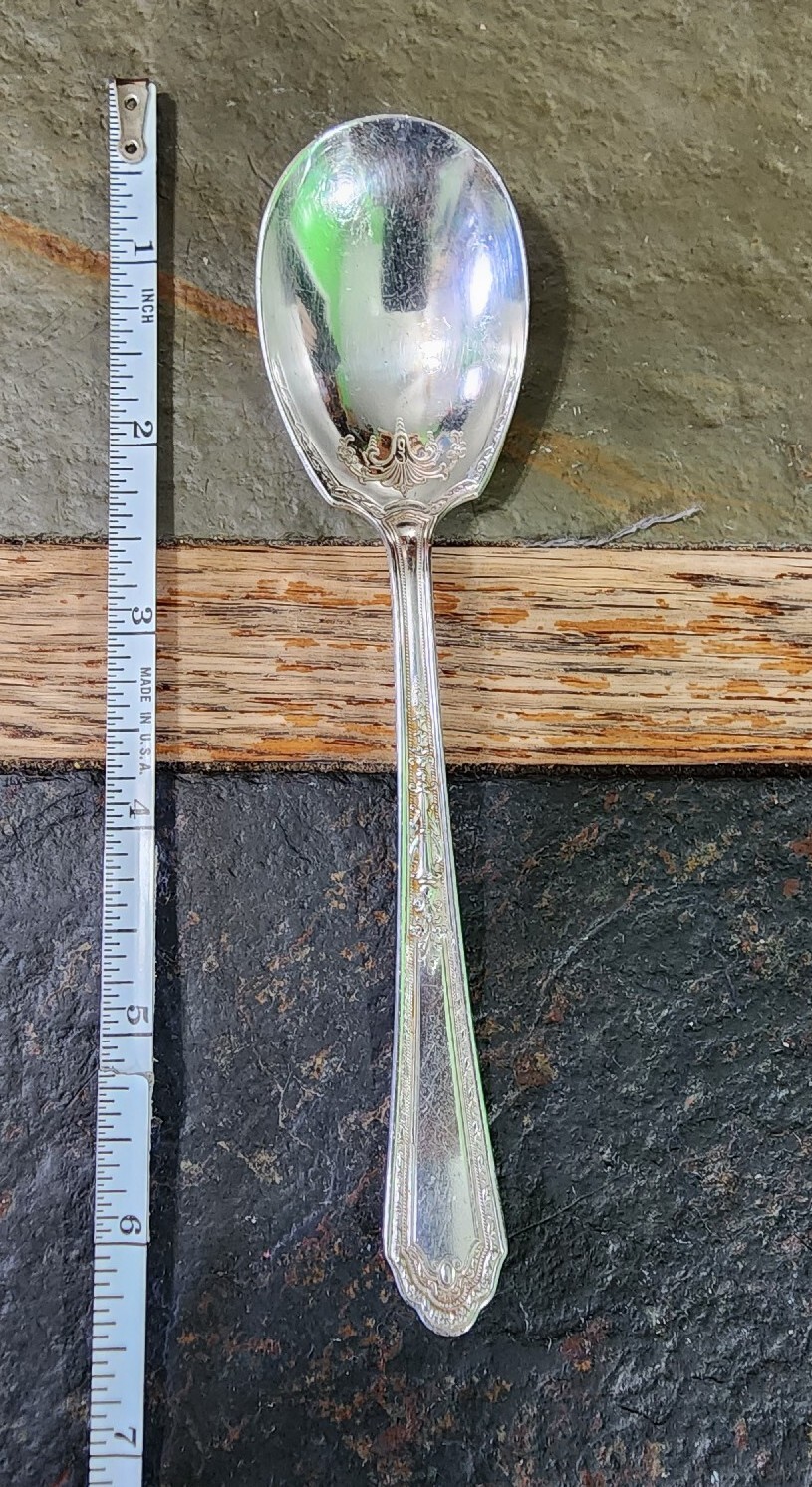 👌HOLMES & EDWARDS c1925 ROMANCE PATTERN SILVERPLATED SUGAR SPOON 🍚
