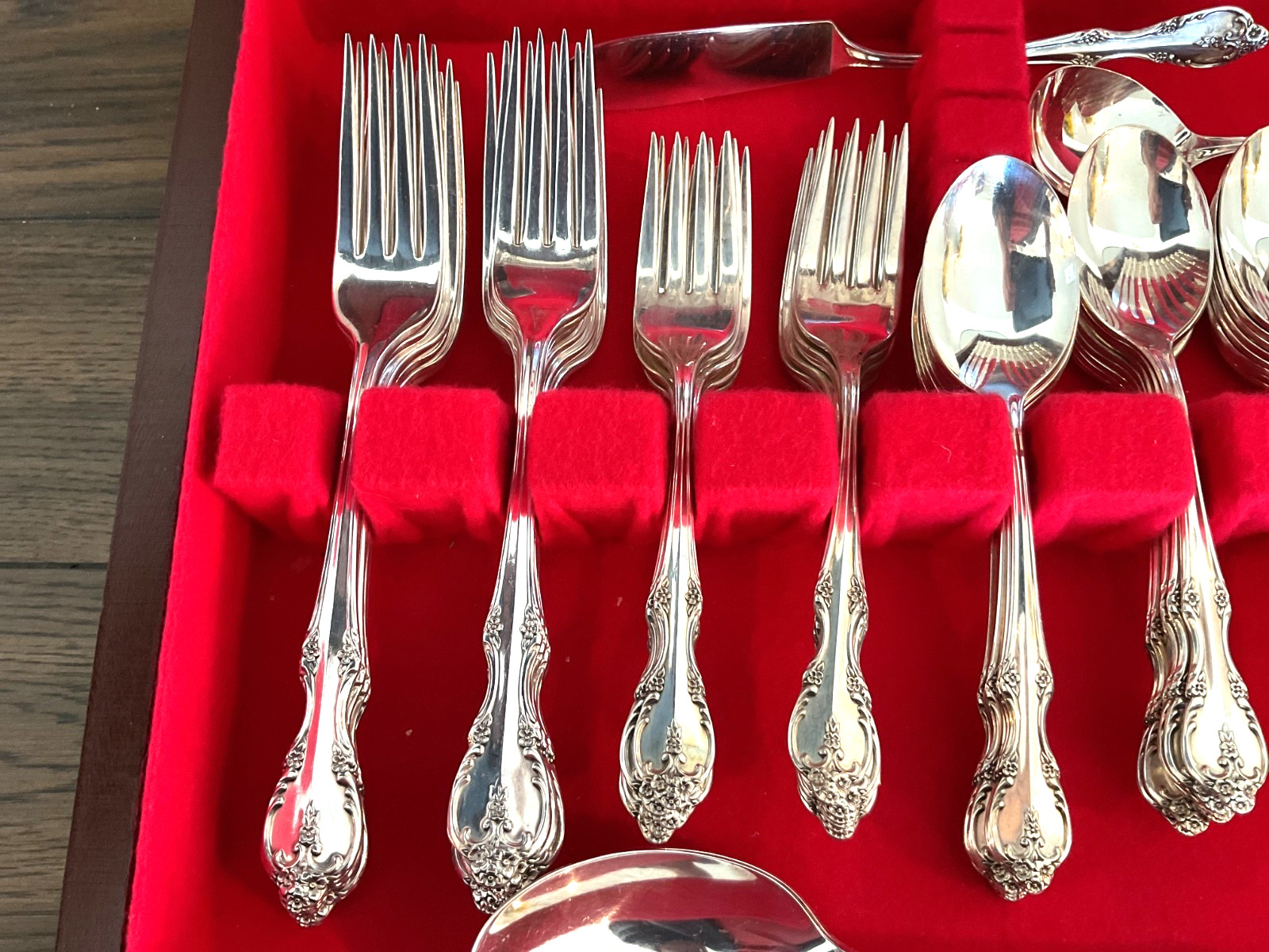 75 Pc. Rogers Silverplate Flatware w/ Case, ORLEANS Pattern, Beautiful Condition