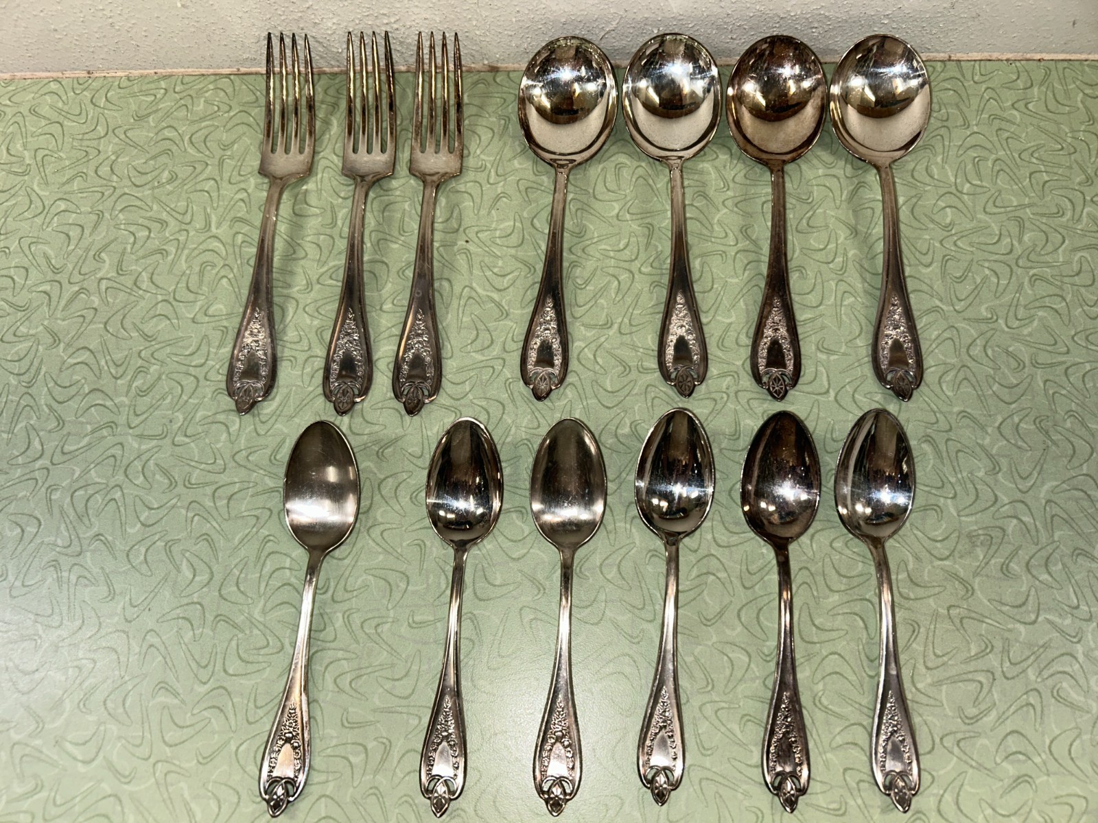1847 Rogers OLD COLONY 1911 Colonial style 13 Pieces