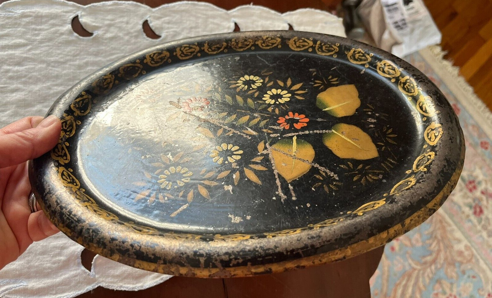 ANTIQUE PRIMITIVE 19TH CENT STENCILED BLACK TIN TOLE TRAY FLOWERS 12″ X 9″