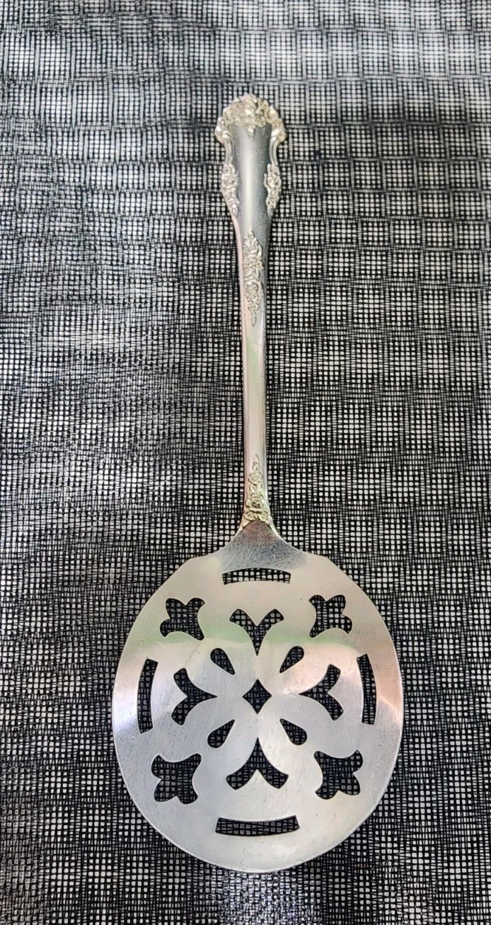 😉 MID CENTURY c1951 HOLIDAY PATTERN SILVERPLATED “8.5” TOMATO SERVER 🍛🍅