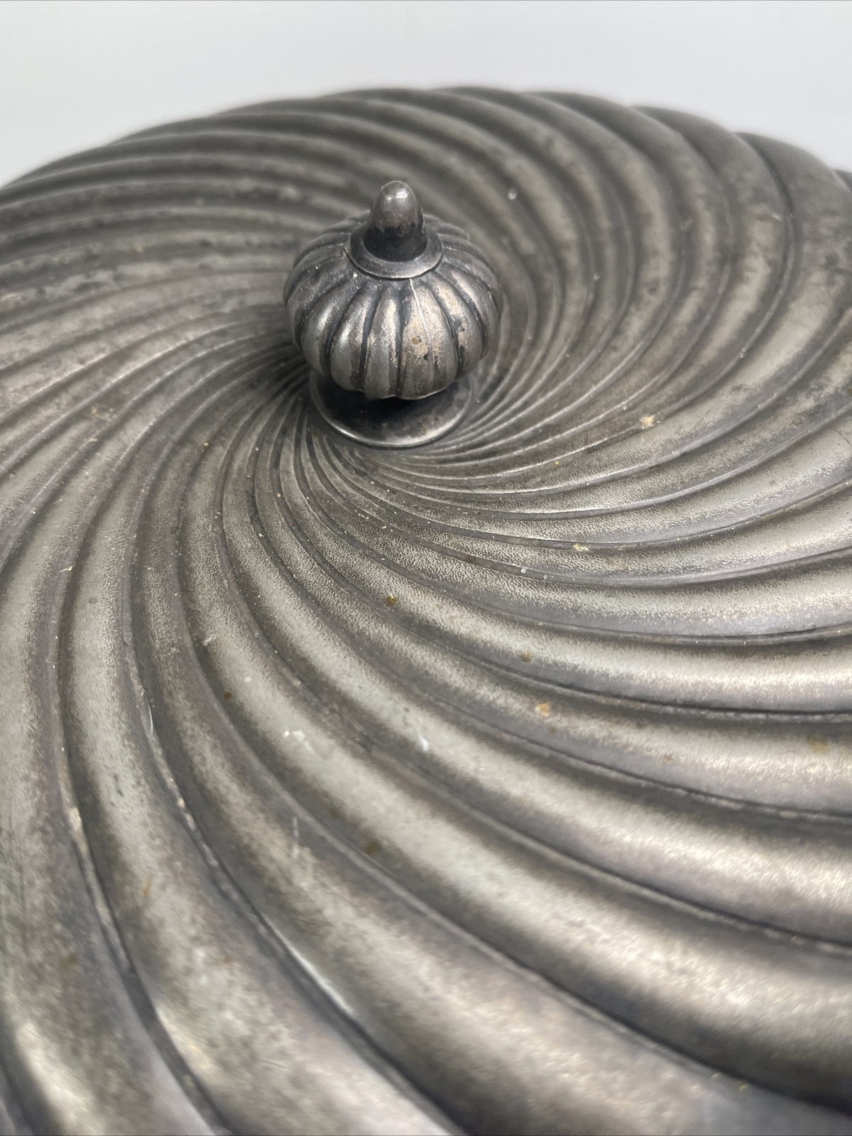 Antique Middletown Serving Dish & Lid – Silverplate Hard White Metal Swirl