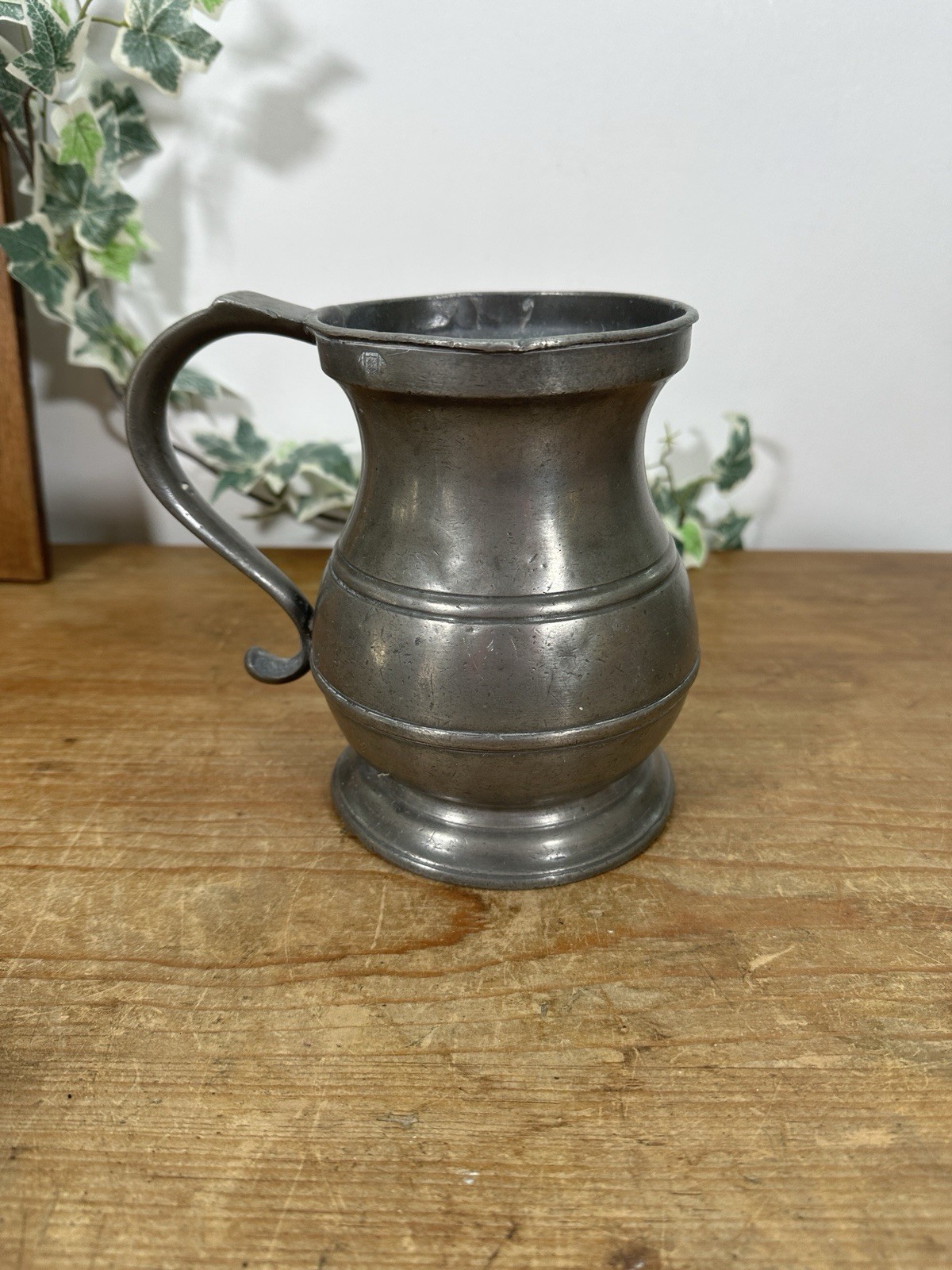 Antique Pewter Quart Tankard 19th Century Stamped VR31 & VR523 & WD Shield