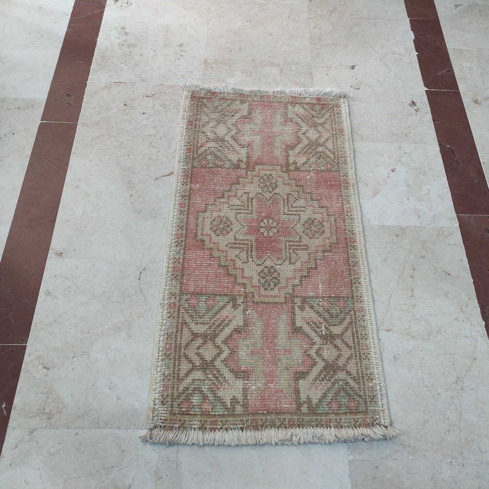 Turkish Vintage Small Yastik Rug Handmade 44 x 86 cm Bath Mat 1.44 x 2.82 ft