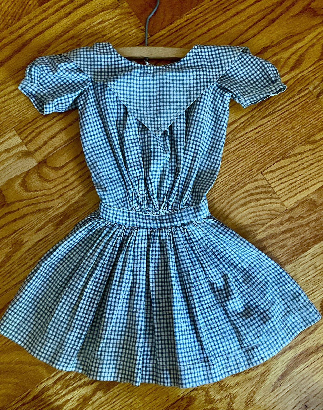 EARLY 1900’S LITTLE GIRL’S BLUE & WHITE CHECKED DRESS & WOODEN HANGER AAFA