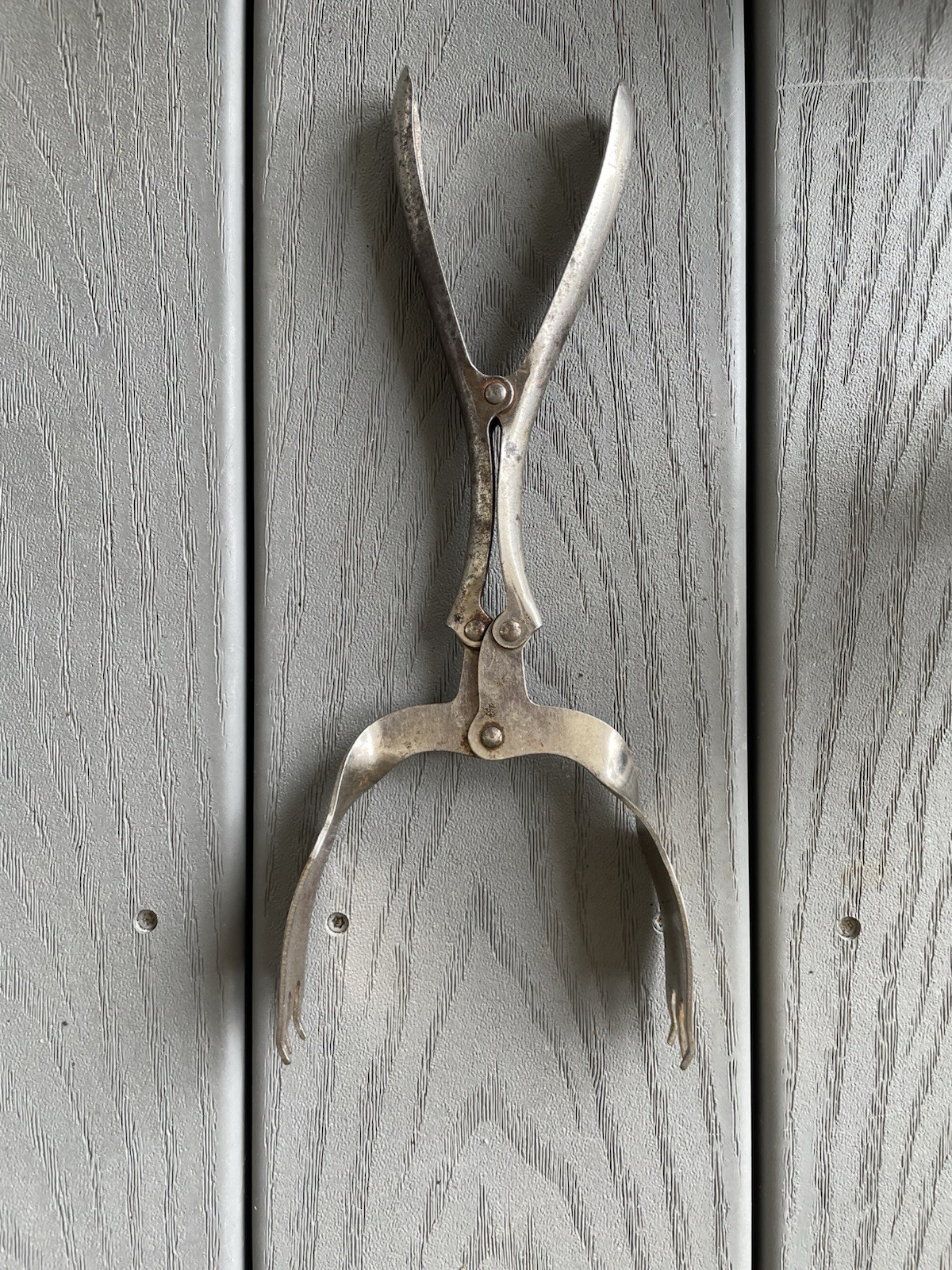 Vintage 40s Solid Metal Spring Action Kitchen Utensil Salad Tongs Serving Fork