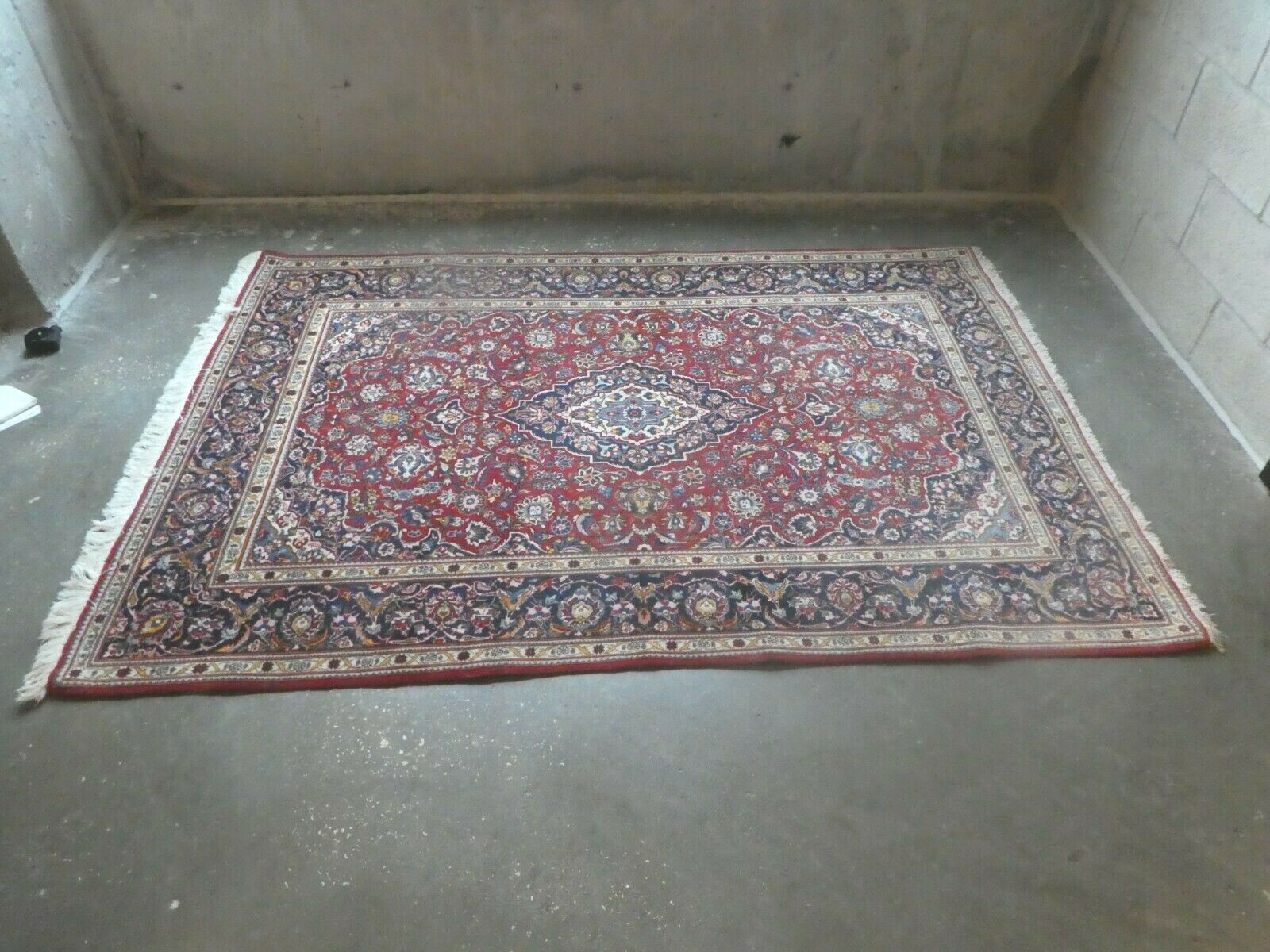 VERY FINE SEMI ANTIQUE KASHAAN ORIENTAL RUG 56 INCHES X 86 INCHES