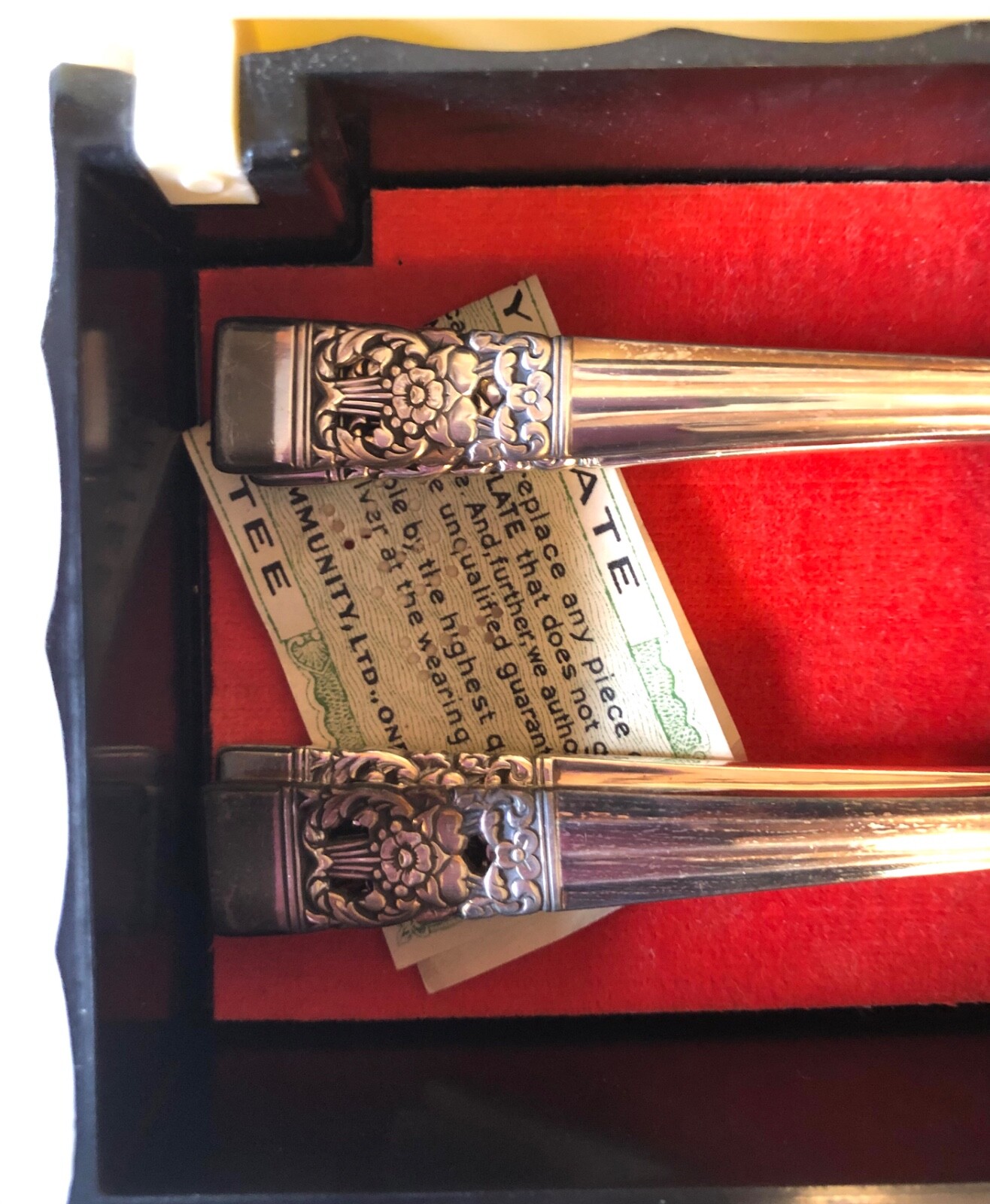 CORONATION pattern – Oneida Silverplate Teaspoons – set (6) in ORIGINAL CASE