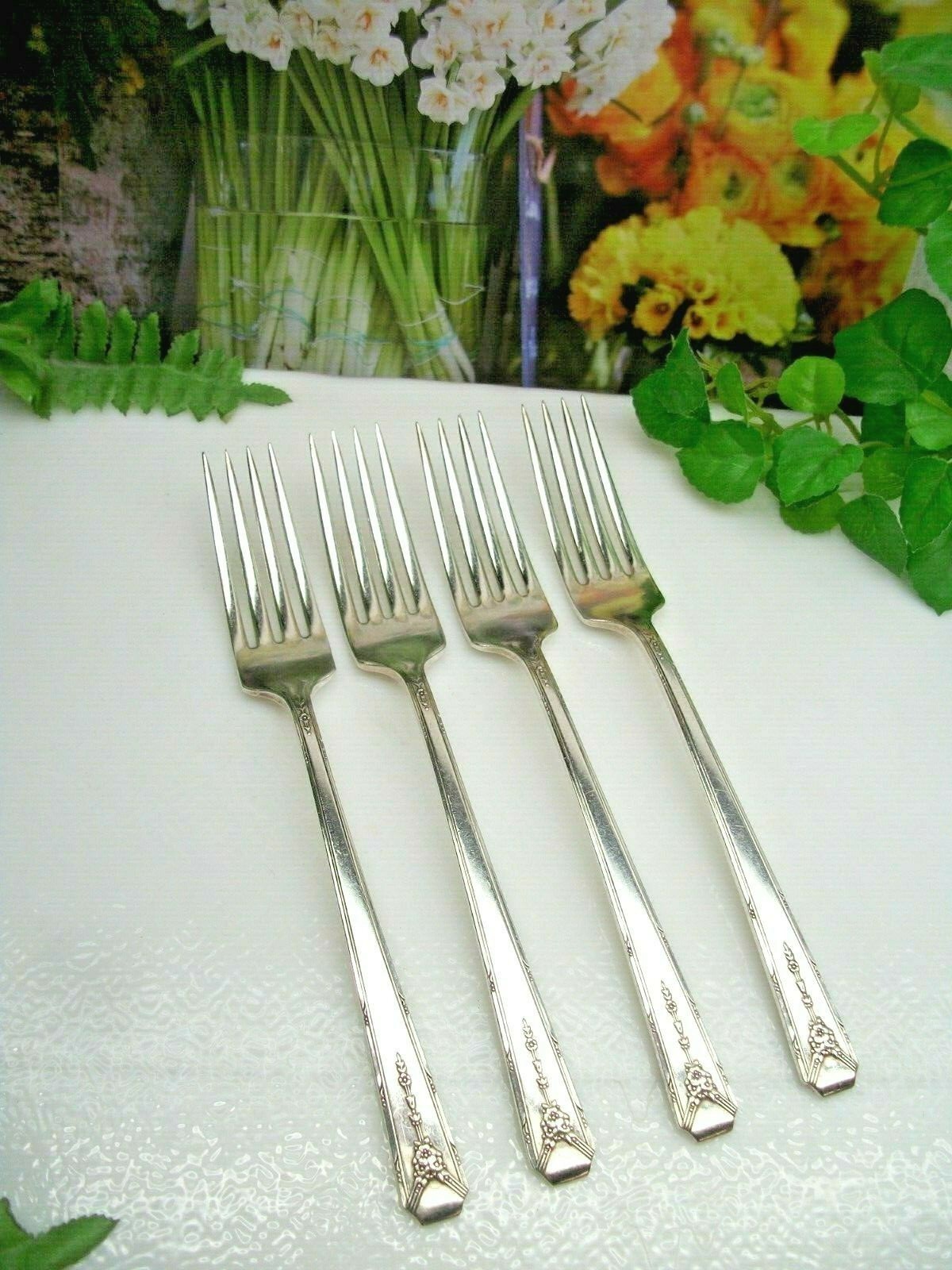 4 Oneida Community Silver MILADY Silverplate 7 5/8″ Dinner Forks