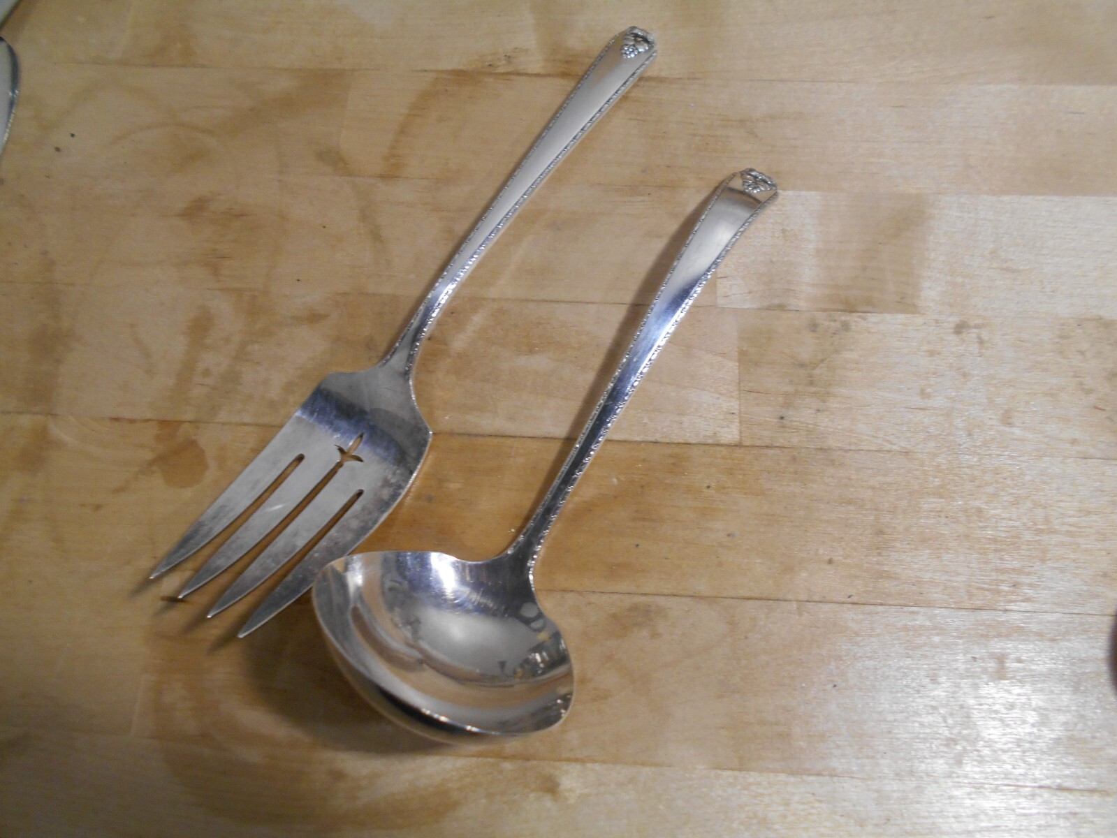 Prestige Plate 1945 BORDEAUX Pattern Gravy Ladle & Serving Fork Oneida 7100