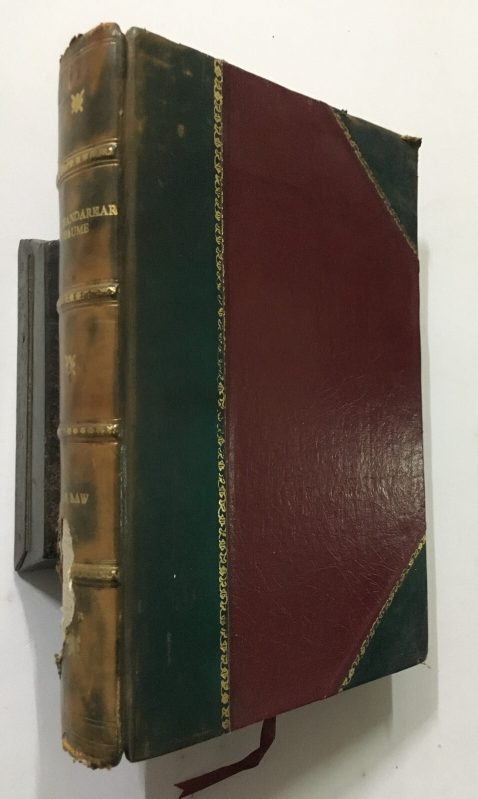 Law, Bimala Churn: D. R. Bhandarkar Volume. 1940. 382p
