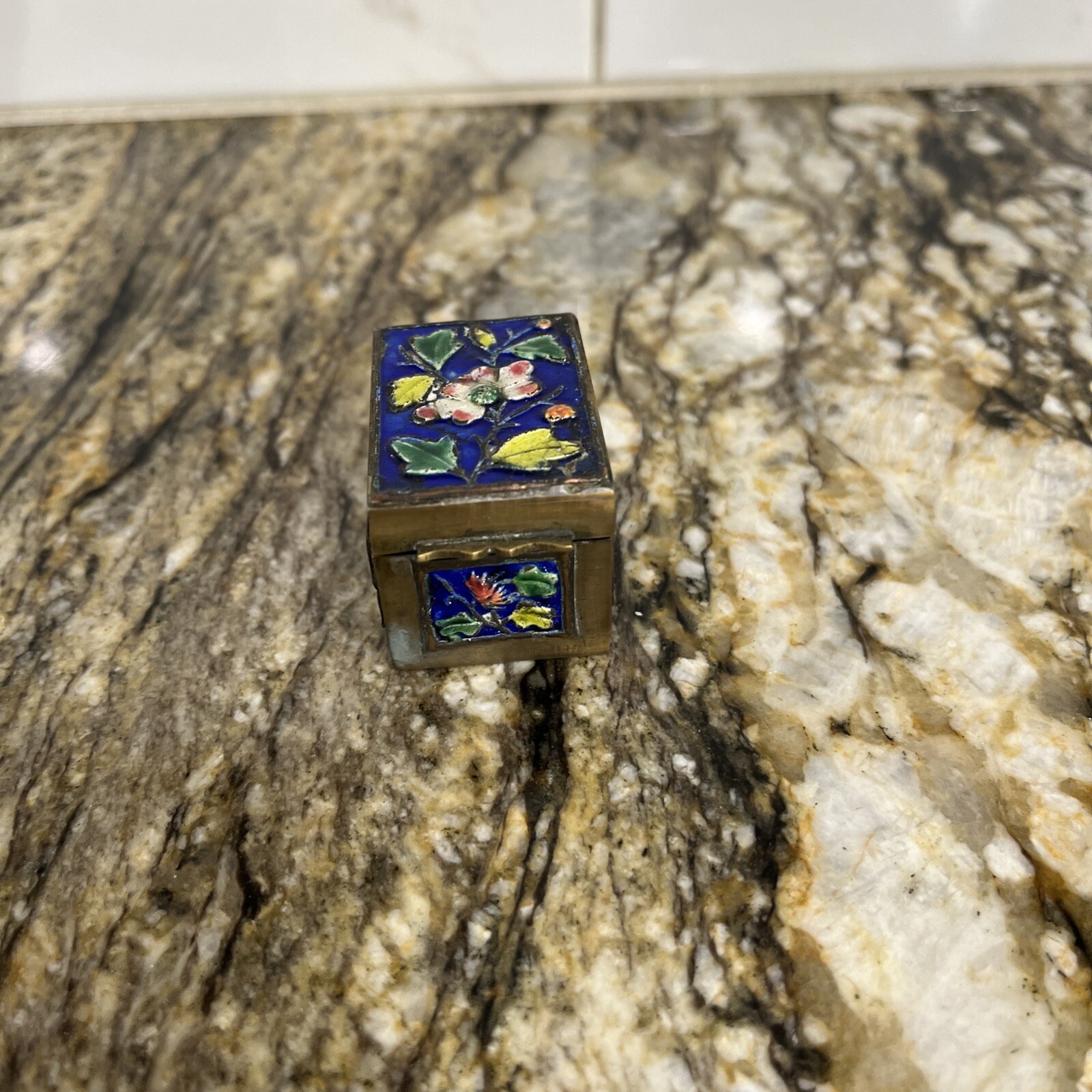 VTG Antique Chinese Cloisonne Enamel Brass Floral Mini Stamp Trinket Box