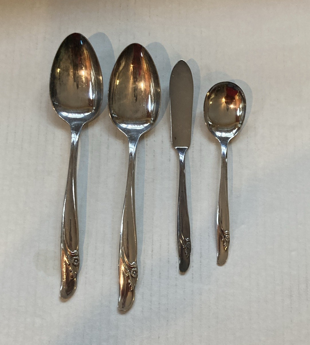 1847 Rogers Bros Daffodil Silverware Flatware IS Set For 8+ People 69 PCs Vntg