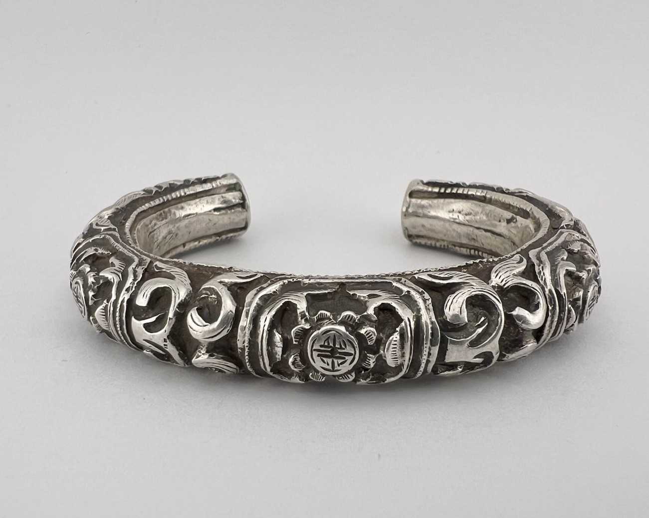Antique Old Chinese Export Silver Floral Engraved Bangle Bracelet 36.5g