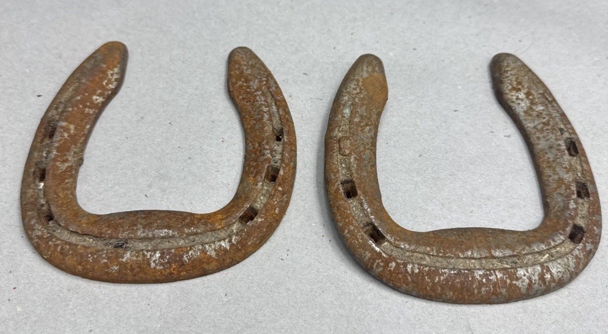 2 – Antique 5″ Primitive Old Rusty Horse Shoe Farm Decor Iron Lucky