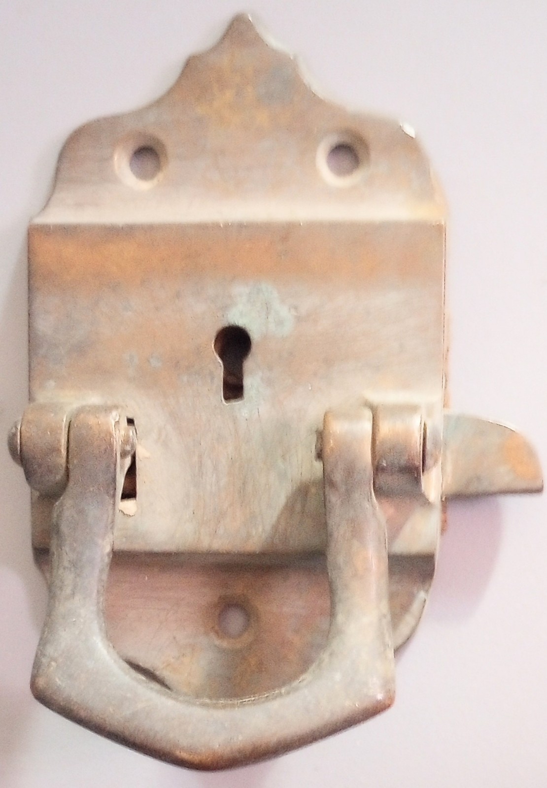 June 1897 Brass & Cast Iron Oak Ice Box Door Latches 2X Rt. Door Knockers Style