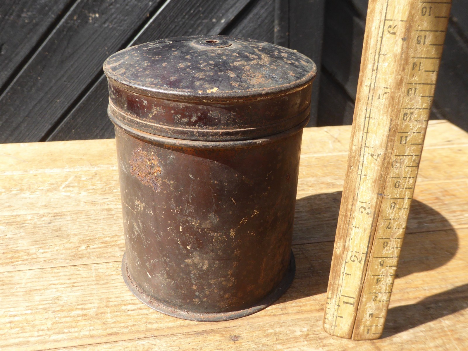 Antique Georgian Toleware String Tin. Round tin with hinged lid .12.5cm tall