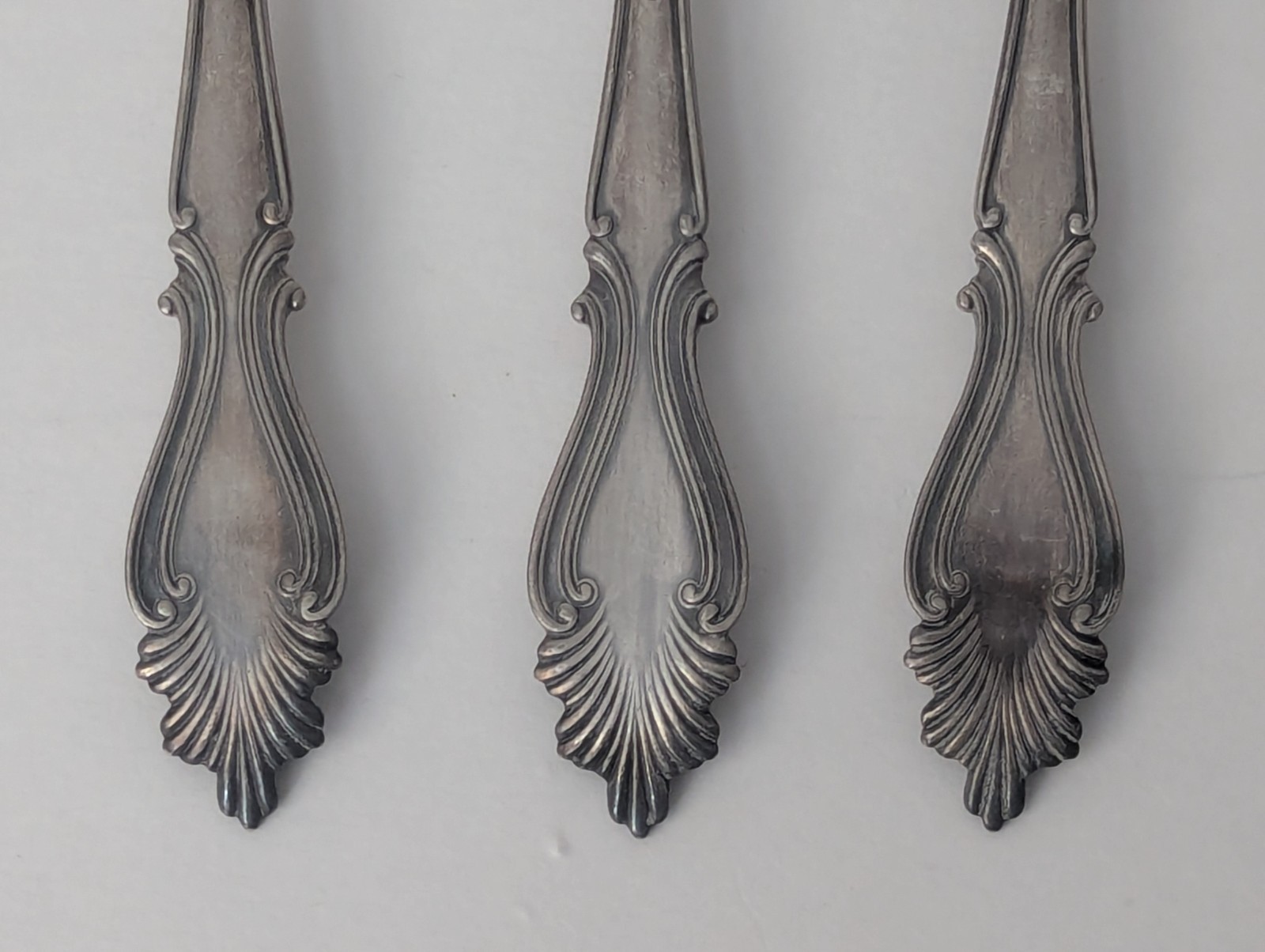1896 Rogers & Hamilton Silverplate RAPHAEL Pattern 7 1/4″ Large Table Spoons (3)