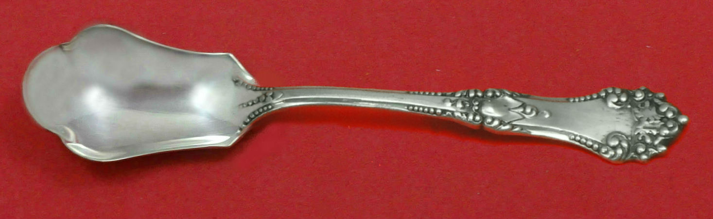 La Touraine by Reed and Barton Sterling Silver Relish Scoop Custom Made 5 3/4″