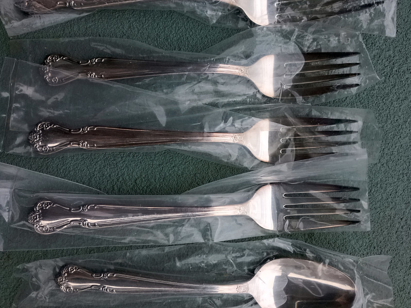 15 Pc 1952 Rogers & Bros Reinforced Plate IS Daybreak Elegant Lady flatware NEW