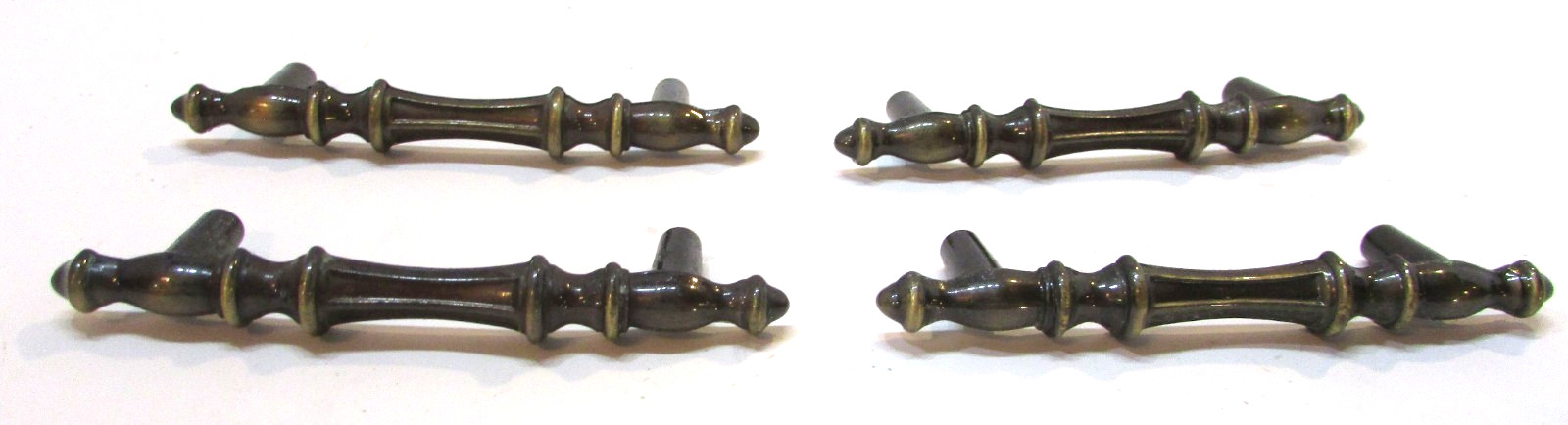 Set 4 Vintage 1970’s Colonial Brass 4.25″ Cabinet Handles Door Drawer Pulls