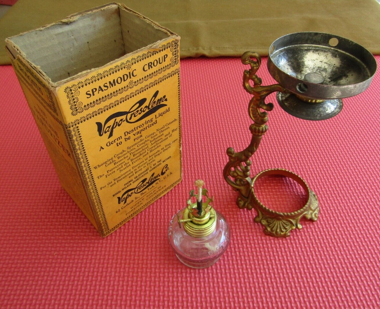 ANTIQUE GLASS VAPO CRESOLENE VAPORIZER KEROSENE OIL LAMP WITH BOX