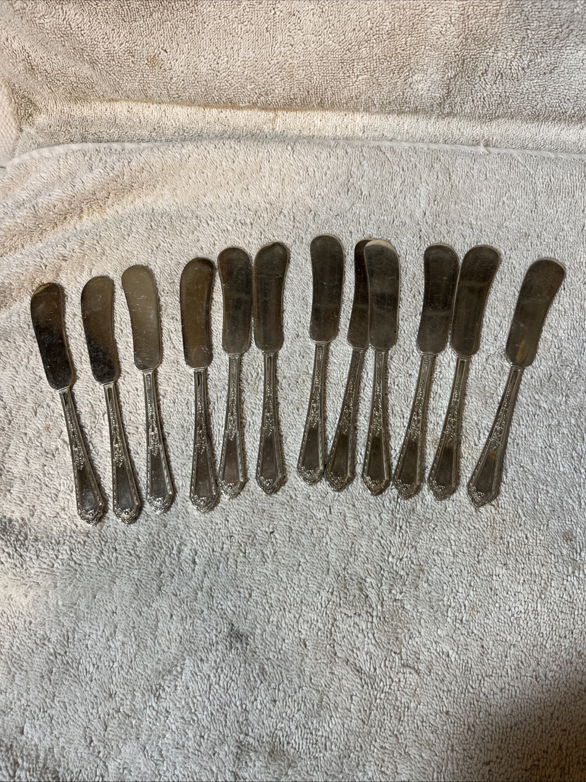 Set Of 12 Holmes & Edwards ROMANCE (1925) Flat Butter Spreader-5 5/8 Inches