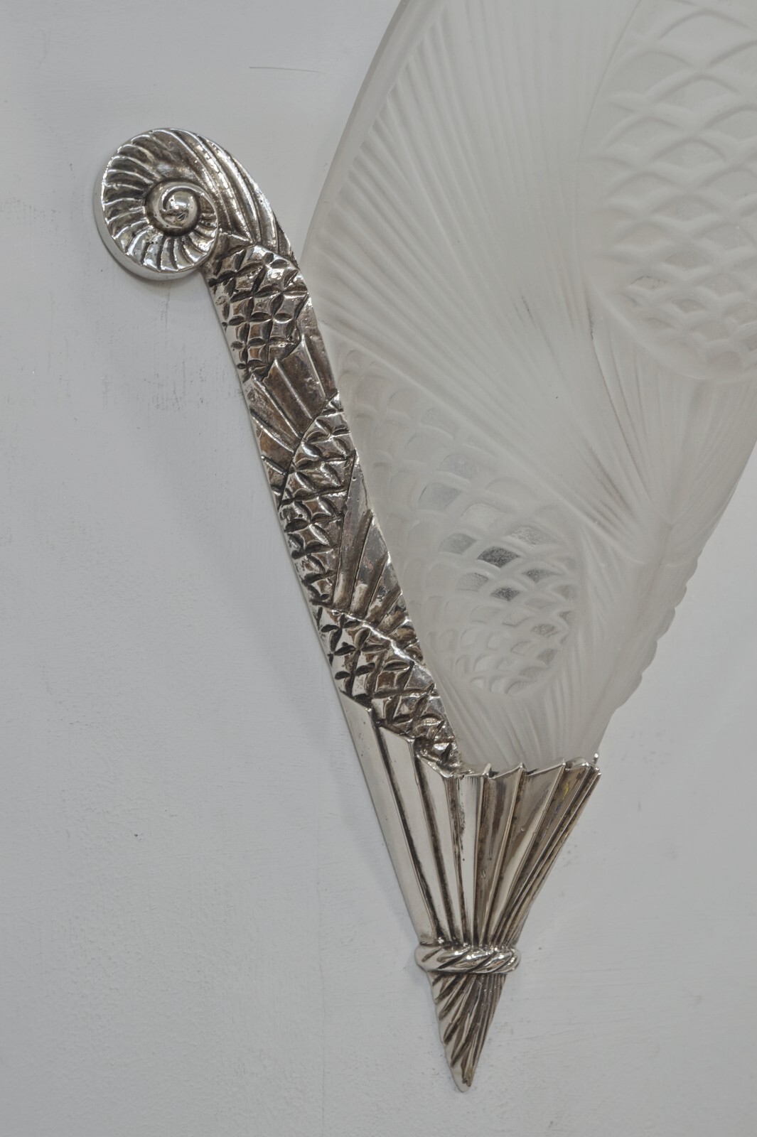DEGUÉ & VANDAMME : PAIR OF 1930 FRENCH ART DECO WALL SCONCES . lights muller era