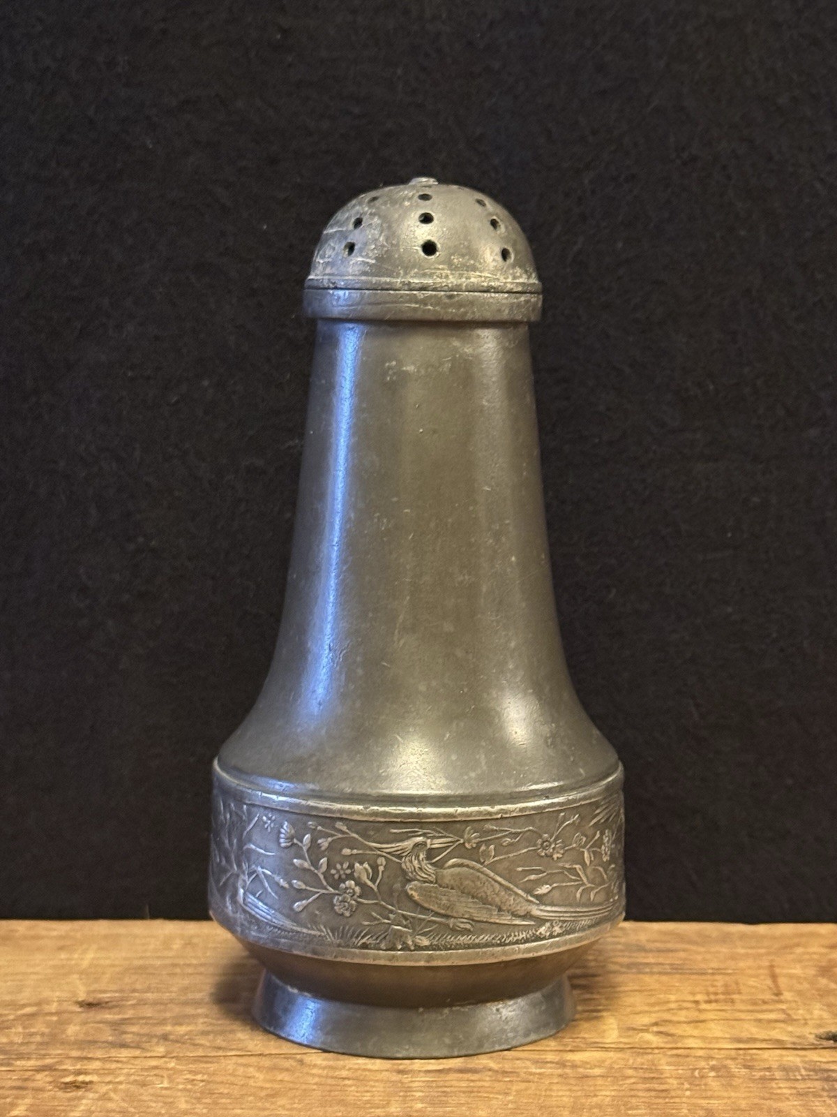 Antique Meriden Silverplate Co. Quadruple Plate Sugar Shaker