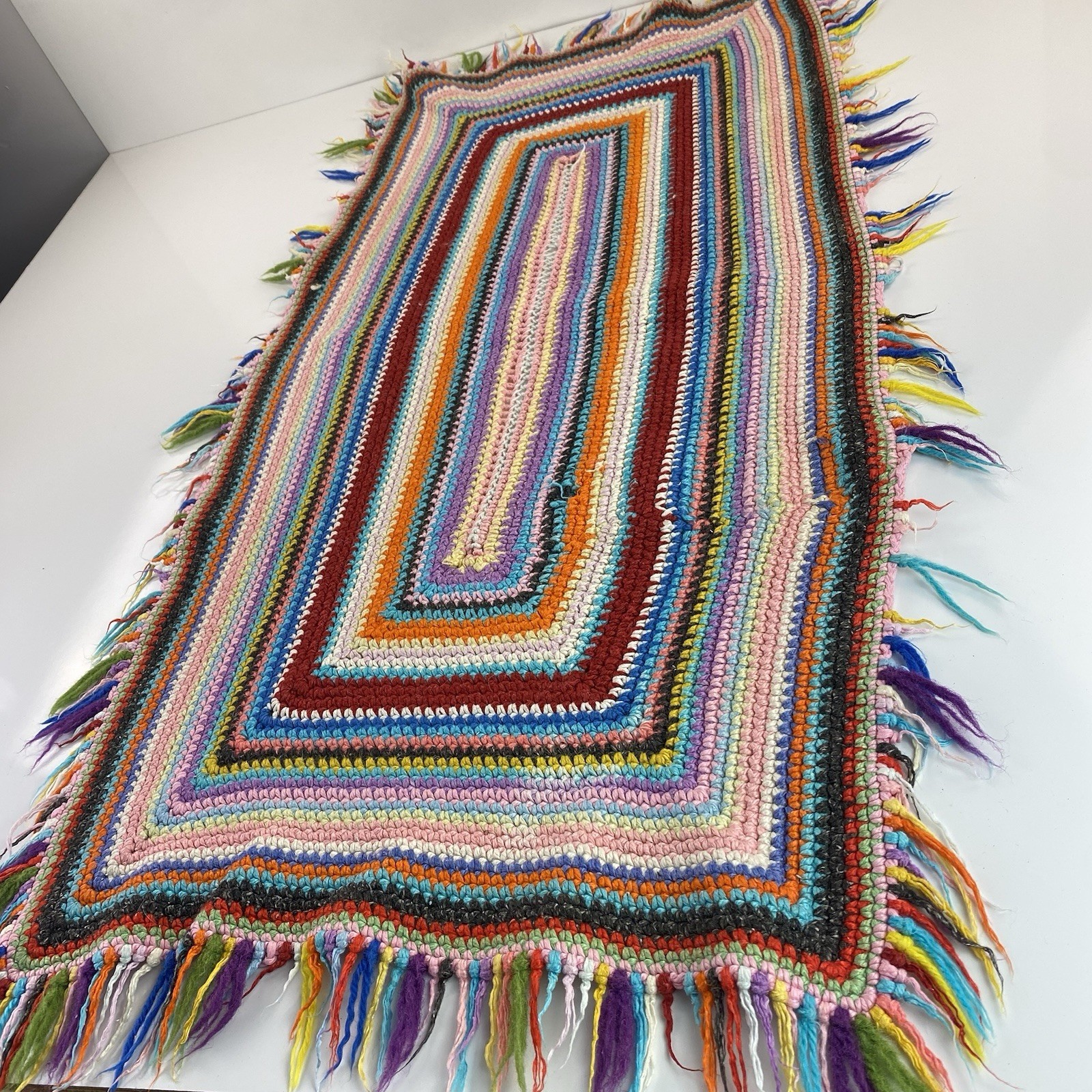 Vtg 60’s/70’s Handmade Continuous Braided Woven Scrap Rag Rug 48” x 27” Granny