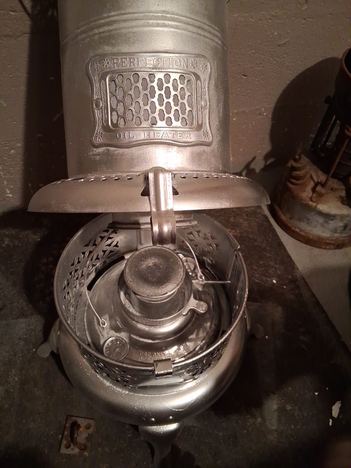 perfection kerosene heater in perfect condition all parts are there