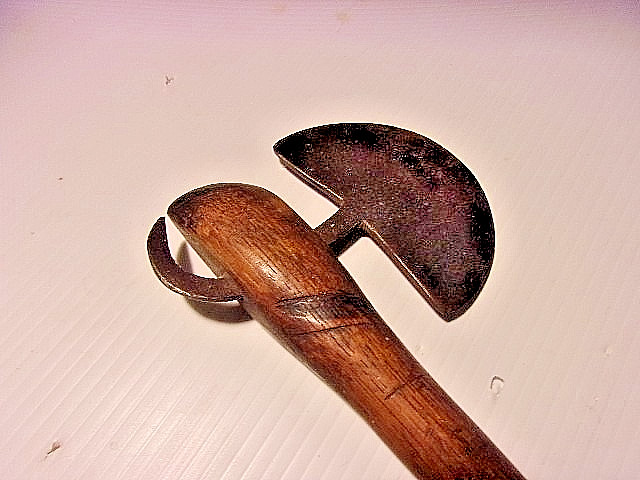 ANTIQUE 19TH. CENTURY SOUTH AFRICAN ZULU BATTLE AXE NGUNI TRIBES