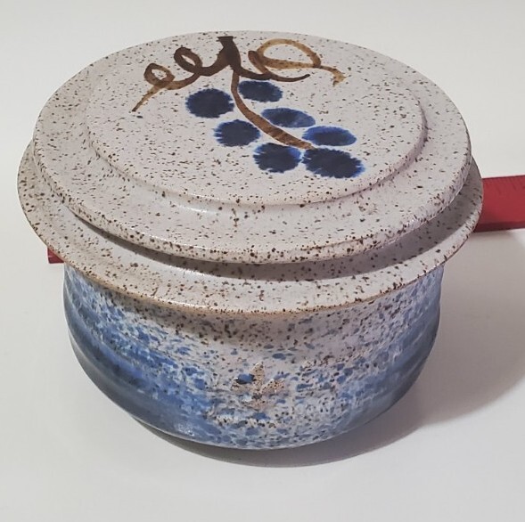 Blue White Grey Stoneware Textured Fleur de Lys Lis Butter Crock Bell Keeper EUC