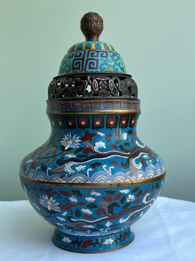 A Fine Signed Chinese 19th/20th Century Cloisonné Enamel Vase & Cover of Quality