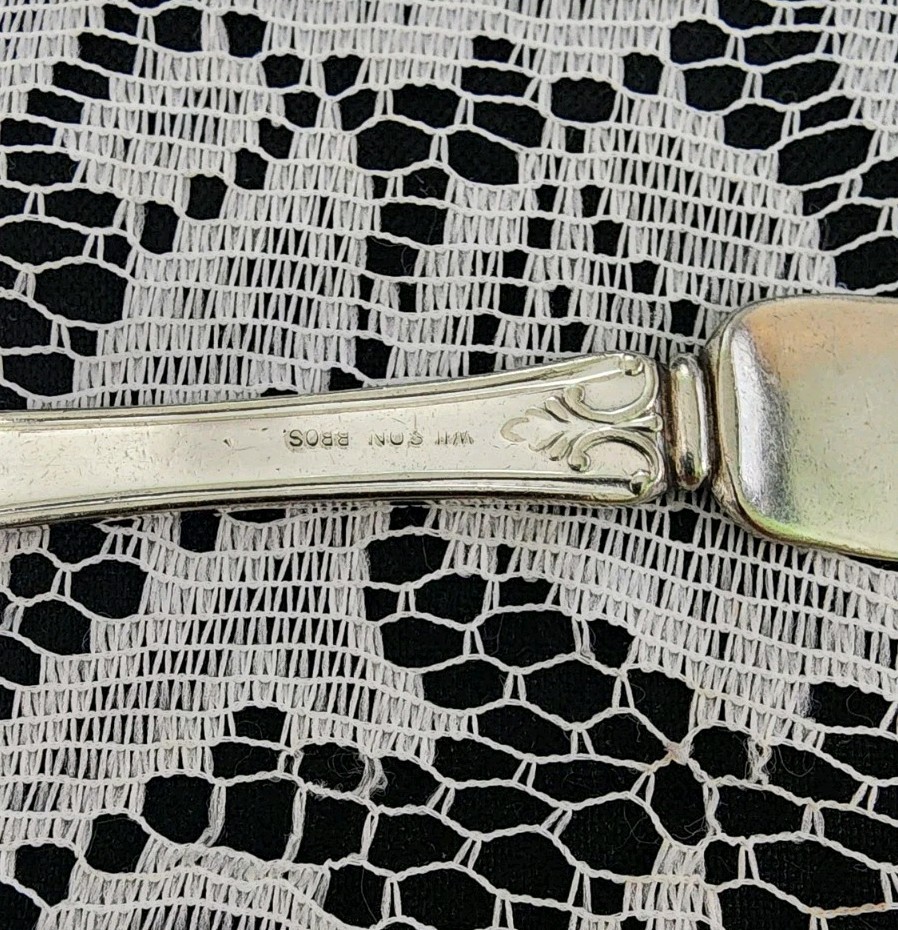 RARE VICTORIAN AESTHETIC SILVERPLATED YOUTH KNIFE/ BUTTER SPREADER👩‍👦🧈