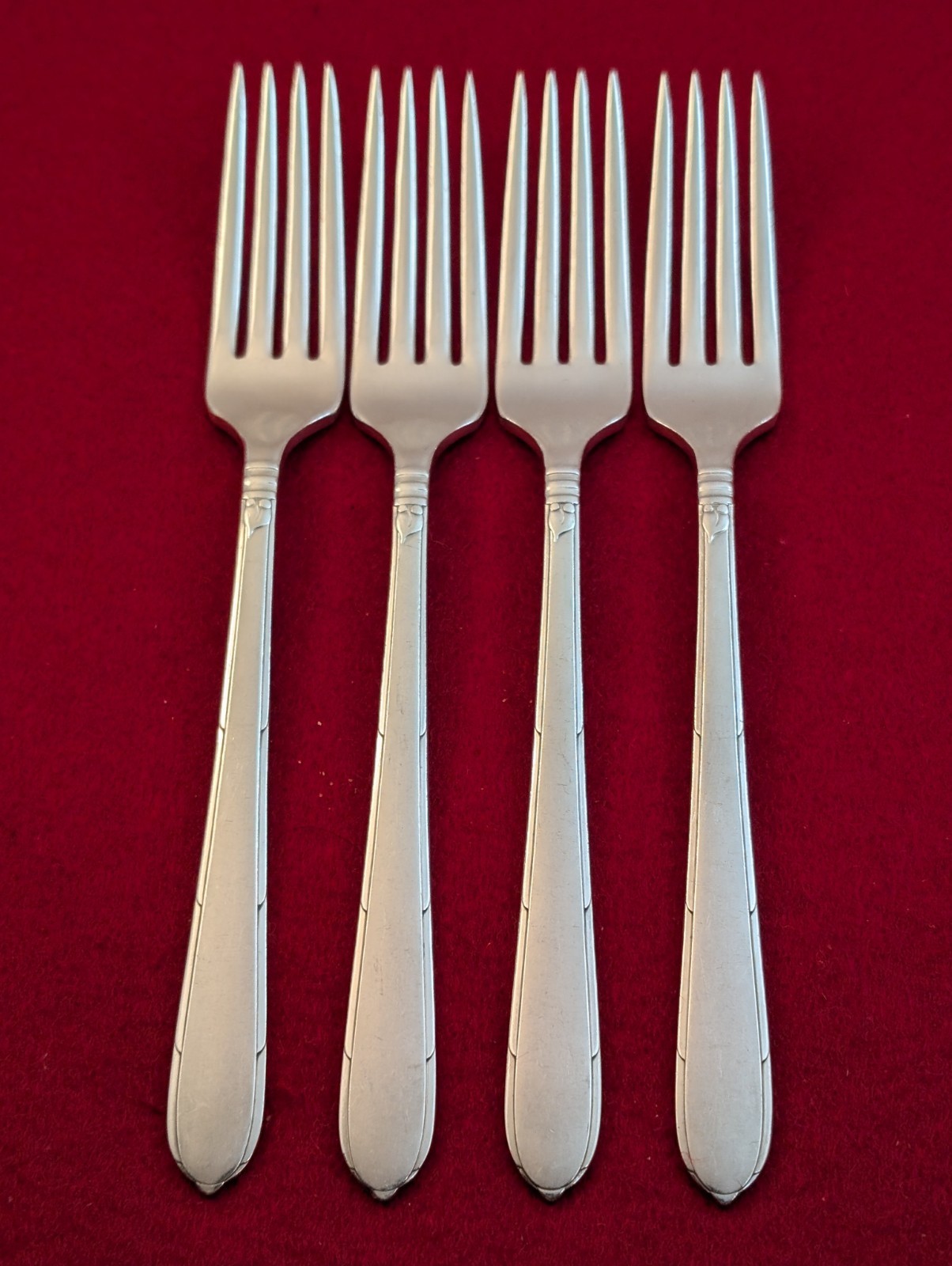 Lot Of 4 ONEIDA SILVERPLATE 1935 BERKELEY SQUARE Dinner Forks Silverware