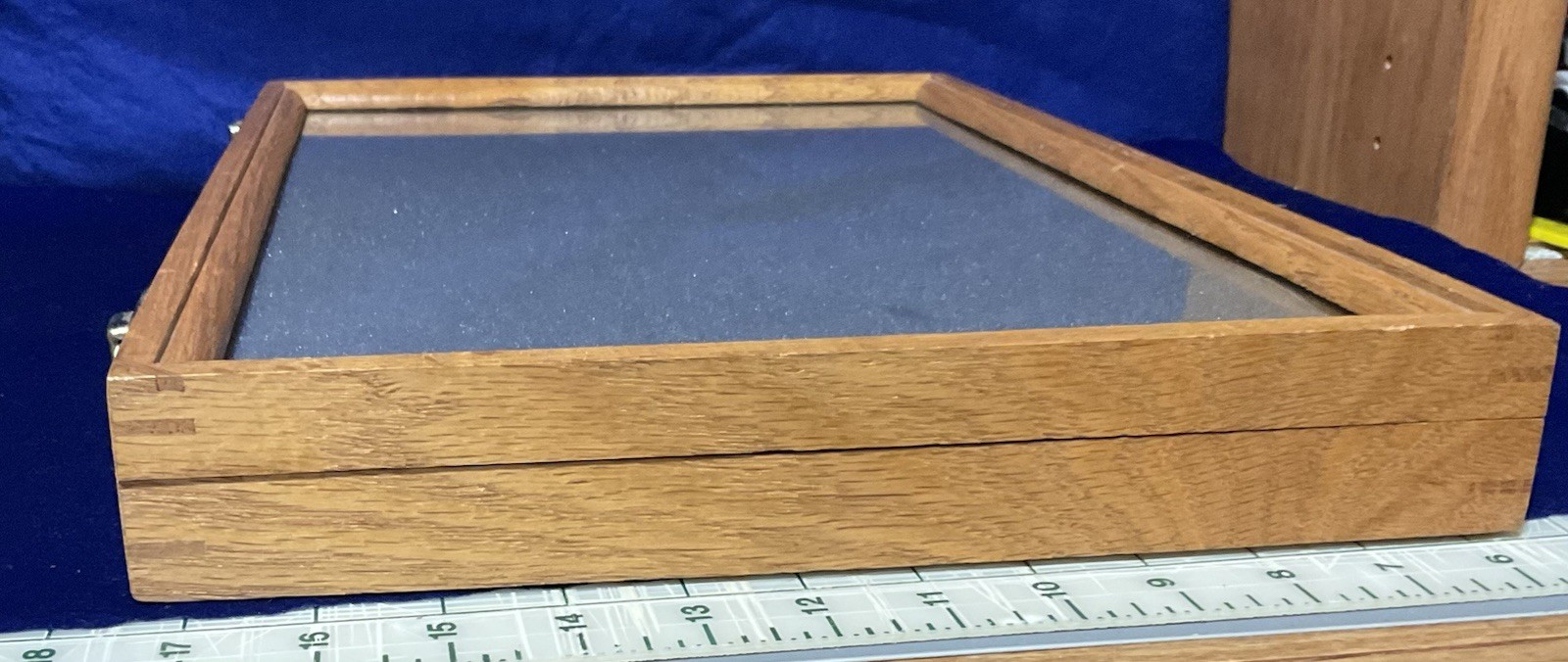 Oak & glass DISPLAY CASE 18”x12”x2” Collections, Treasures, Knives, Coins, Meda