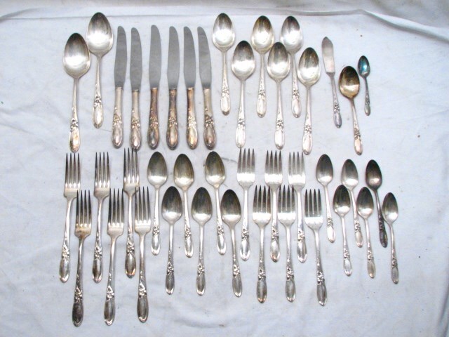 41 pcs Community White Orchid Silver Plate Flatware svc for 6 Fork Knife Spoon