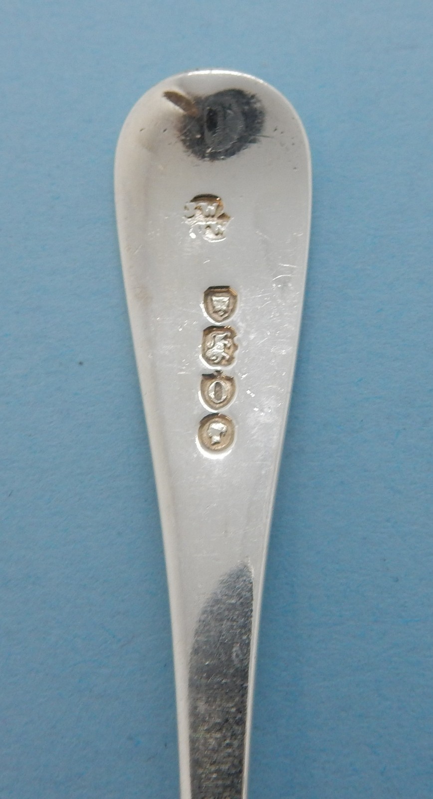 VICTORIAN Sterling SILVER OE Sugar SIFTING Spoon Wakely & Wheeler LONDON 1888